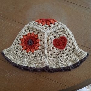 COPY - Crochet Retro Sunflowers & Hearts Bucket Hat